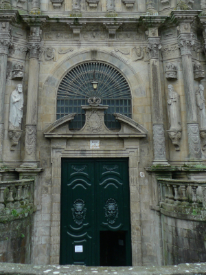 Porte de l'église de Saint Martin Pinario
