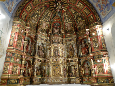 Retablo restaurado de la iglesia del Salvador de Pozancos