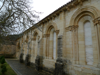 Vista exterior del claustro de San Andrés del Arroyo
