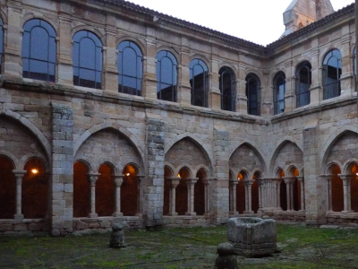 Claustro del monasterio de Santa María la Real, en Aguilar de Campoo