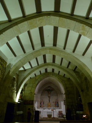 Vista interior de la iglesia de Santo Estevo de Casteláns